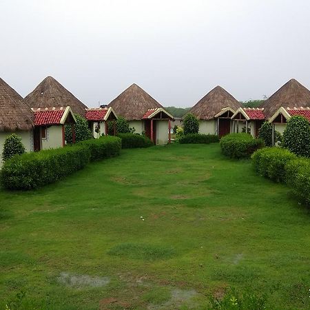 Rann Village Resort Bherandiāla Exteriör bild