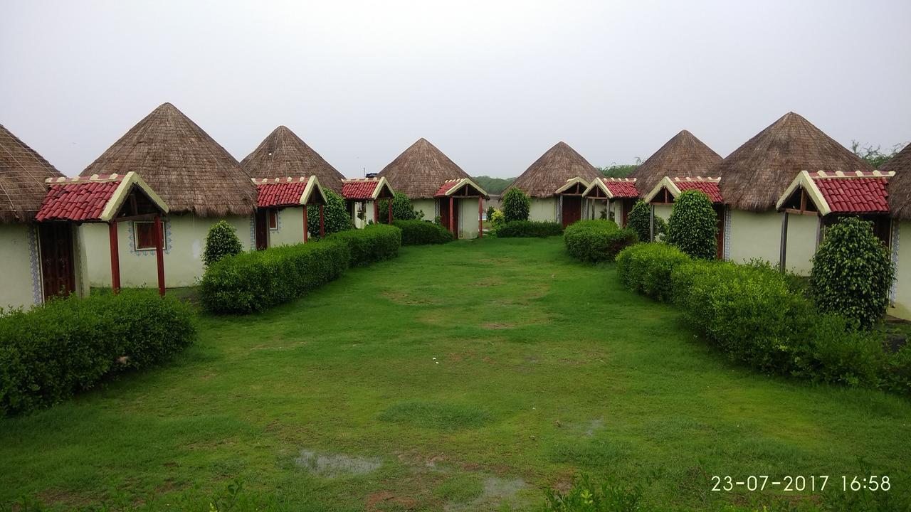 Rann Village Resort Bherandiāla Exteriör bild